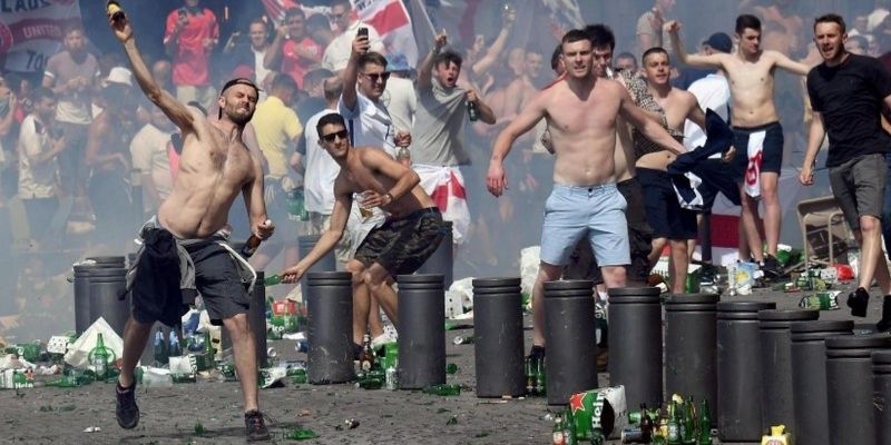 Những nguyên nhân khiến sự việc bạo lực Hooligan xảy ra