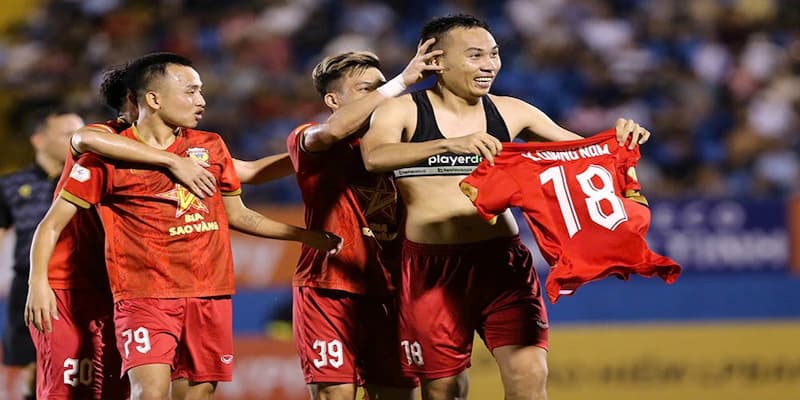 Bàn thắng đẹp nhất VLeague và sự phát triển của bóng đá Việt Nam